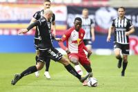 Patson Daka (RBS) und Gernot Trauner (LASK) © GEPA pictures Geieregger