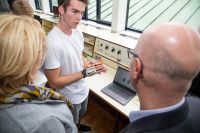 HTL-Schueler bauen Robotergreifsystem (c) Robert Bosch AG Karisch .jpg