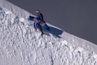 Wingsuit Foil Bild 7 (c) Joerg Mitter Red Bull Content Pool.l.jpg