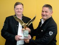 Johann Pichler (Bischofshofen, links) tritt die Nachfolge von Michael Maurer (Partenkirchen) als Tourneepräsident an (c) Ingo Jensen
