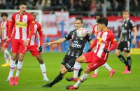 Dominik Szoboszlai (RBS), James Holland (LASK) und Hee-Chan Hwang (RBS) (c) GEPA Bachun