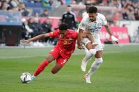 Junior Adamu versus Gregory Wuethrich (c) Maier