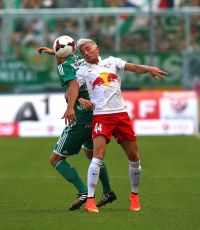 Lukas Grozurek (Rapid) und Kevin Kampl (RBS) (c) GEPA.jpg