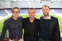 Ralf Rangnick (Mitte) mit Christoph Freund (links) und Jochen Sauer (rechts) (c) GEPA Mandl .jpg